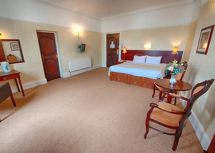 The Queens Hotel